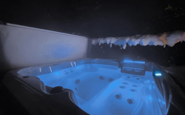 Exclusive Apartment With Garden and Whirlpool