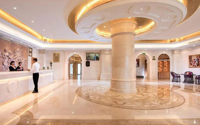 Vienna International Hotel  Guangdong Huazhou East – Lobby – Maoming