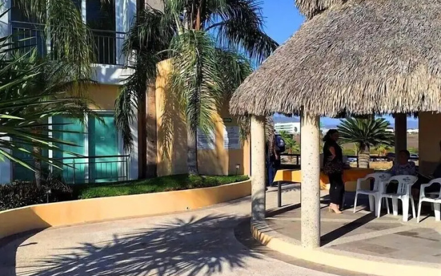 Condo Marina 303