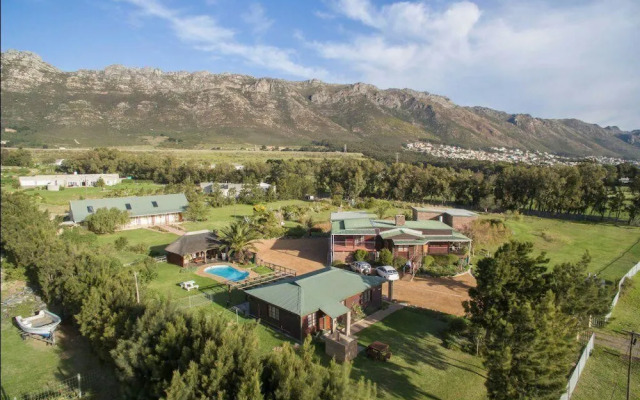 Kingfisher Hollow Exclusive Guest House