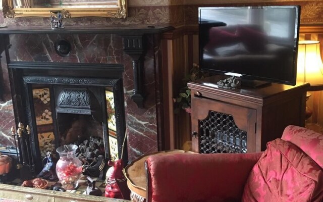 Hillcrest Guest House