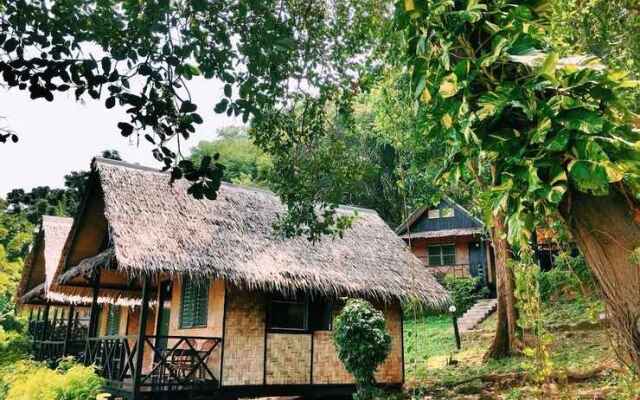 Naiya Beach Bungalow