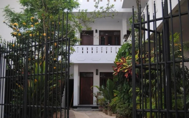 Unawatuna Beach Bunglow