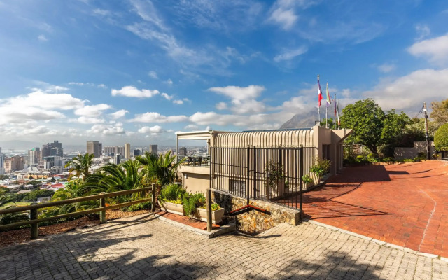 Signal Hill Lodge