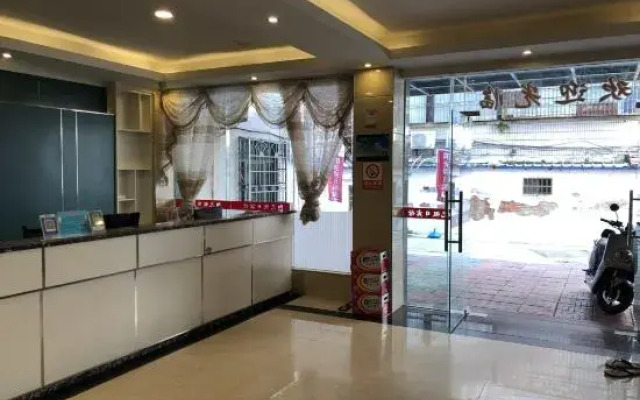 Sunshine Holiday Hotel