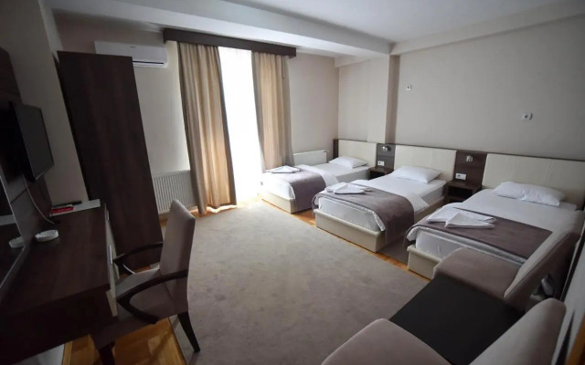 Garni Uni Elita Lux Hotel