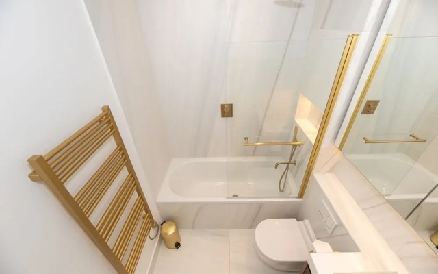 Elegant and Bright 3-bed Flat Near Sloane Square