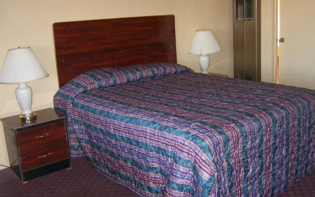Sky Ranch Inn