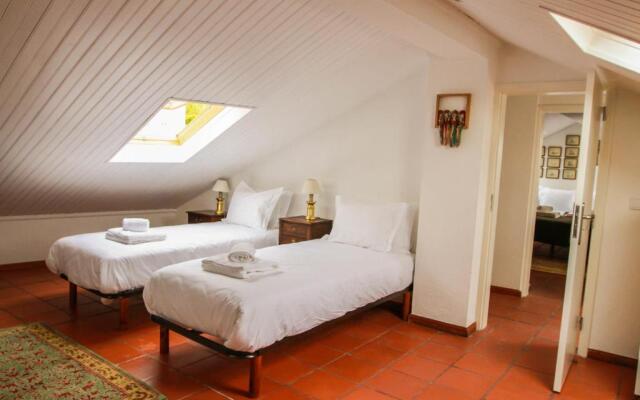 Cozy and Spacious apartment in Graça, Lisbon