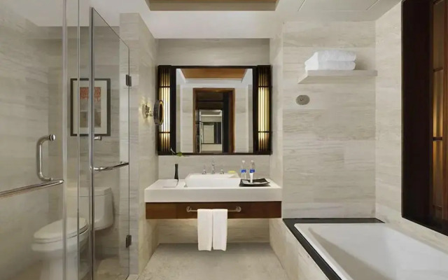 Le Meridien Shimei Bay Beach