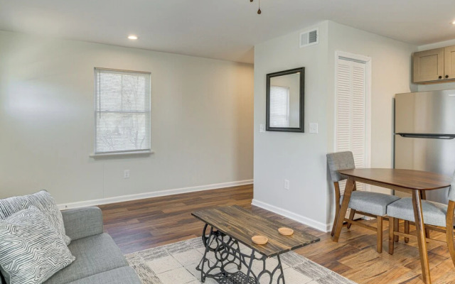 2 Mi to University of Louisville: Apt w/ Fire Pit!