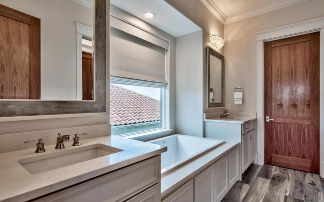 Seastar Palazzo Luxury Across From Beach