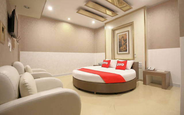 OYO 1002 Pinklao Resort