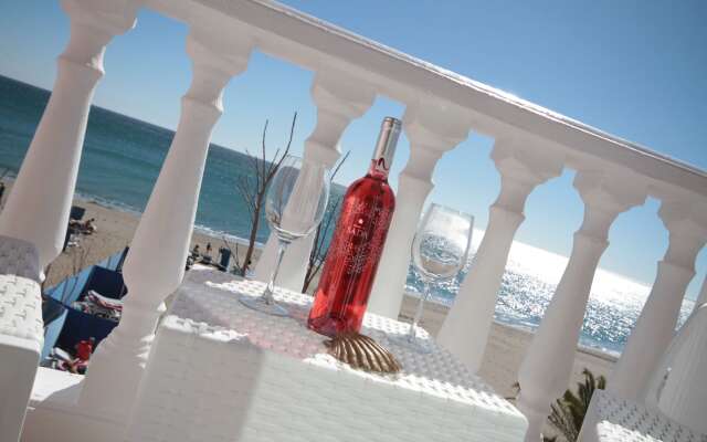 Moon Dreams Mediterraneo