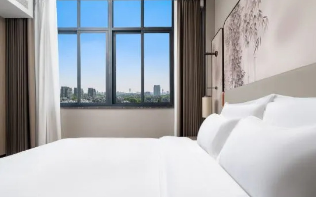 Cixi Zhouxiang Paris Hotel