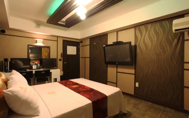 Regency Motel