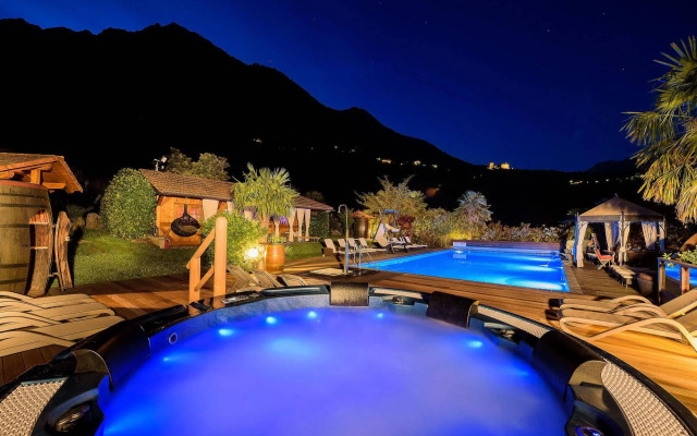 Ruster Resort