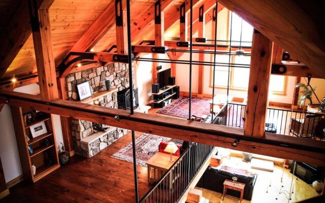 Brush Mountain Lodge