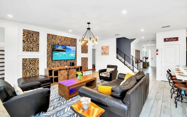 18Guest LakeView Home w HotTub Cinema