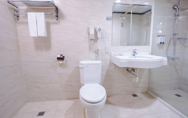 Mou Hotel Luchuan