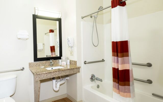 Red Roof Inn & Suites Dover Downtown