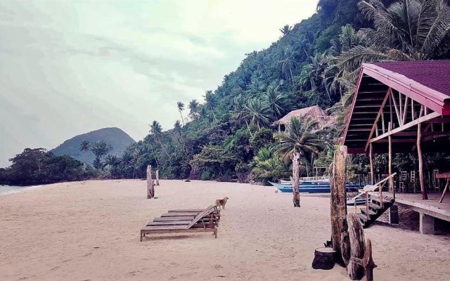 White Beach Front and Cottages Hinugtan Resort in Buruanga