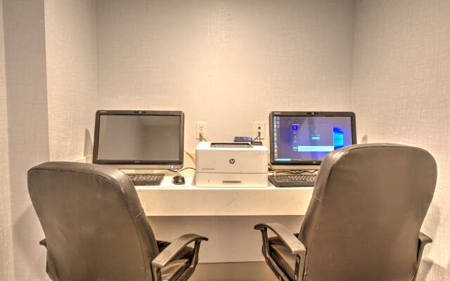 Best Western Plus Media Center Inn & Suites