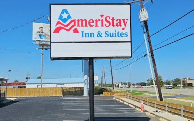 AmeriStay Inn &Suites
