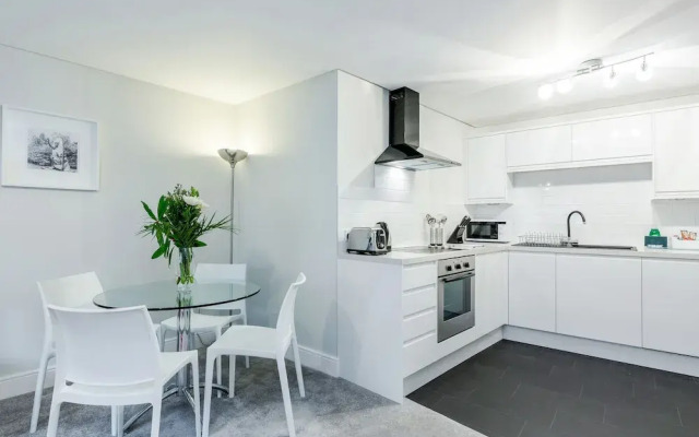 Marina Place by Roomspace Apartments