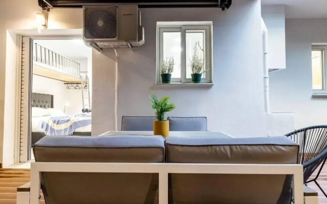 Backyard Modern House Nea Smyrni