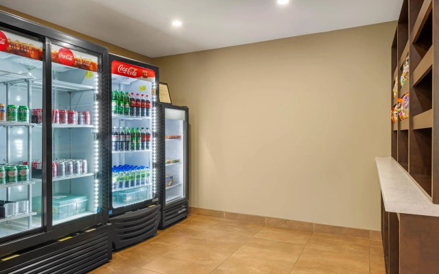 Quality Inn & Suites Bathurst