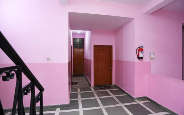 Oyo 18393 Chandra Guest House