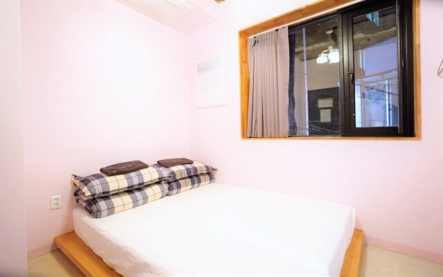 Seoul Cube Ewha - Hostel