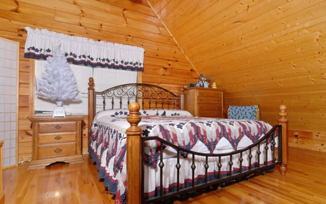 Miss Bee Haven 236 by RedAwning