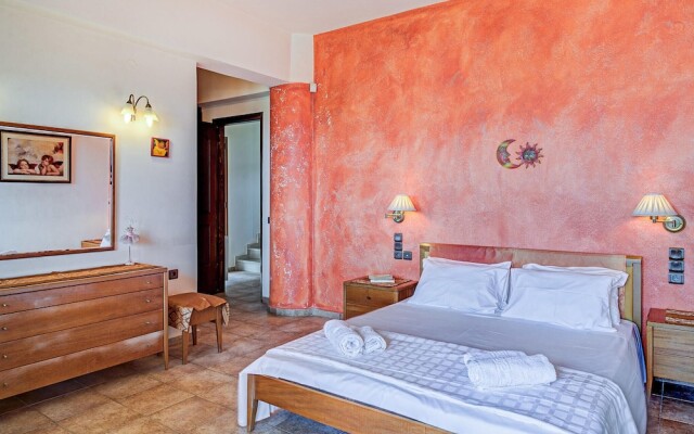 Beautiful Home in Finikia With Wifi and 3 Bedrooms