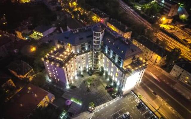 Capital City Center Apart Residence