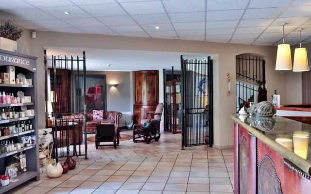 Logis Hôtel La Bastide de Grignan & Restaurant La Chênaie