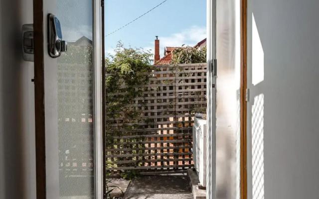 Ms Sophia's Studio Apartment