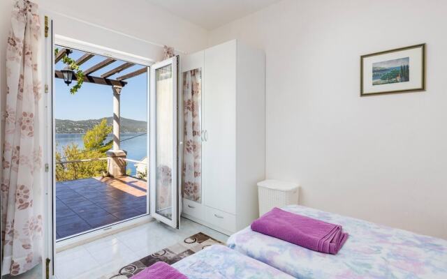 Apartment Ratac - sea front