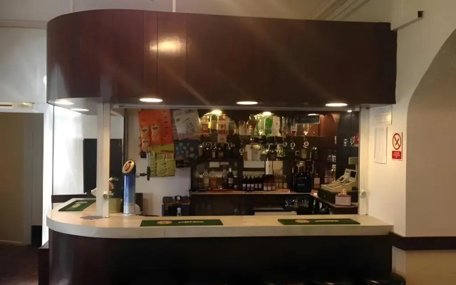 Elmhurst Hotel