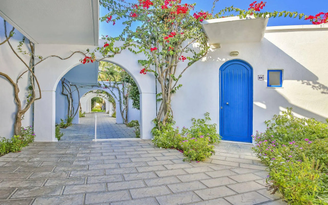 Alex Beach Hotel - Bungalows Hotel