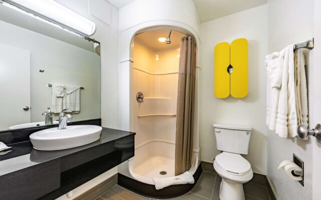 Studio 6 Monroe, LA - Hwy 165