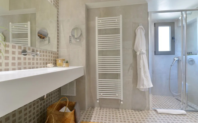 Mirivili Rooms & Suites Hotel
