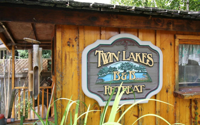 Twin Lakes Retreat Bed and Breakfast
