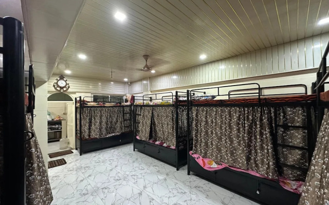 Balaji Dormitory In Andheri