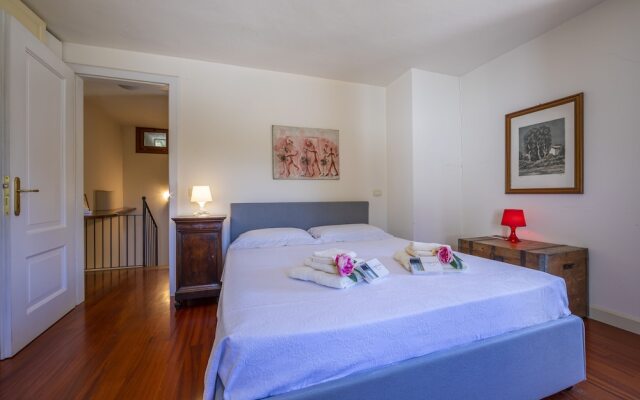 Villa Faccioli Oleandro With Shared Pool