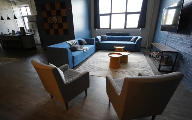 424 Gold Way- 3Bed/2Bath Apartment