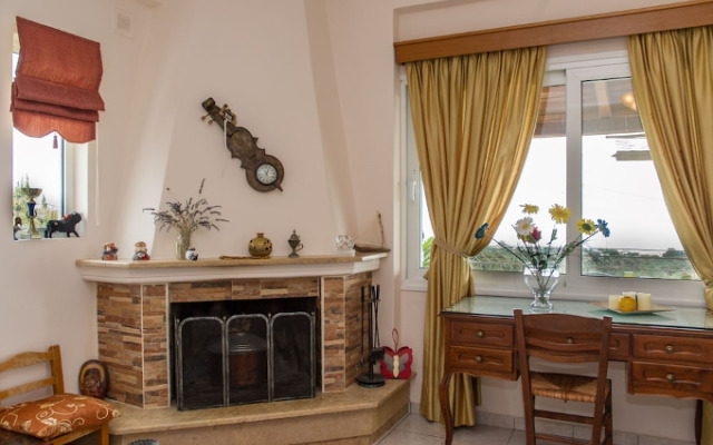 Country house with panoramic view and beach access