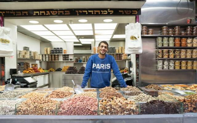 Jerusalem market apartment