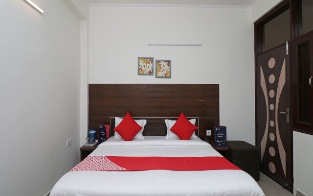 OYO 12493 Hotel Taaz Comfort Inn